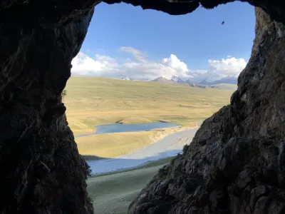 Ак-Чункур Үңкүрү